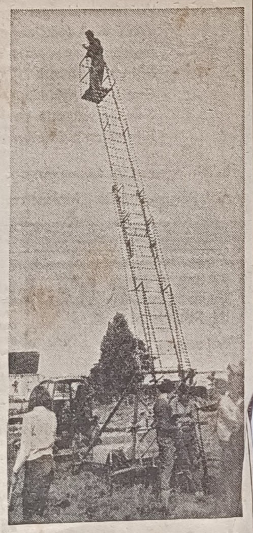 luchtfoto maken dr renaud met brandladder opgravingen kasteel