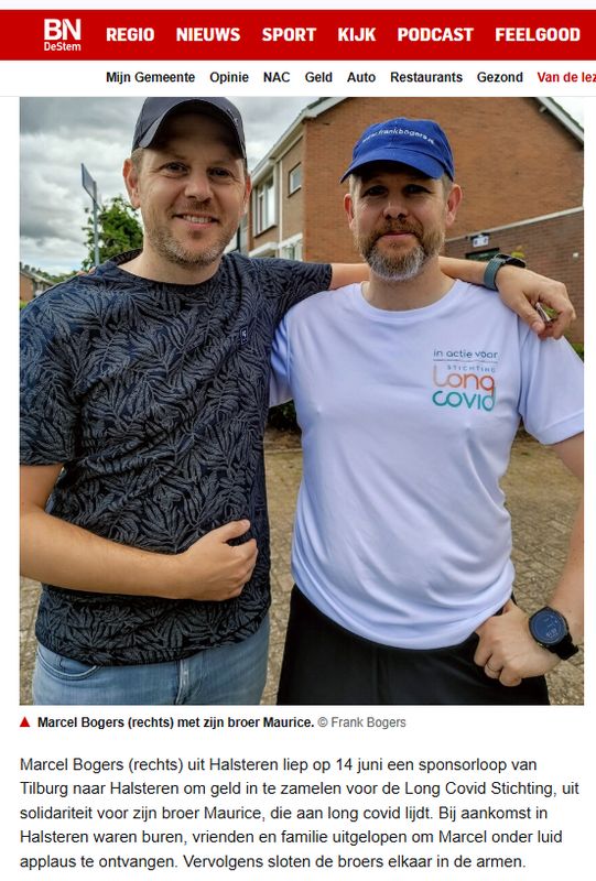 Marcel en Maurice Bogers omhelzen elkaar bij de finish van de Long Covid Run BN de Stem goed nieuws rubriek